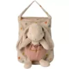 Maileg Knuffelkonijn Met Draagtas Bunny Holly - 25 Cm -Maileg Winkel maileg knuffelkonijn met draagtasbunny holly