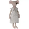 Maileg Knuffelmuis Nachtjapon - Maxi - 50 Cm -Maileg Winkel maileg knuffelmuis medium nachtjapon