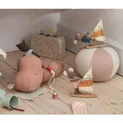 Maileg Knuffelmuis Kleine Zus - Windsurfer - 11 Cm -Maileg Winkel maileg knuffelmuis windsurfer