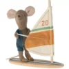 Maileg Knuffelmuis Kleine Broer - Windsurfer - 11 Cm -Maileg Winkel maileg knuffelmuis windsurfer1