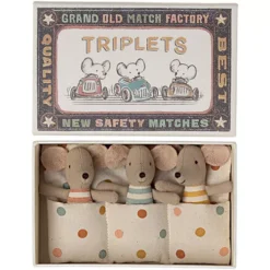 Maileg Knuffelmuisjes In Luciferdoosje - Drieling - 8 Cm -Maileg Winkel maileg knuffelmuisjes in luciferdoosje babydrieling 8 cm 2 1