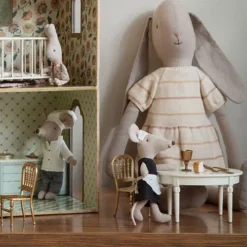 Maileg Poppenhuis Eettafel - 7 Cm -Maileg Winkel maileg poppenhuis eettafel 7 cm 3