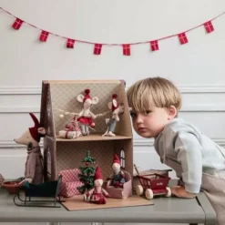 Maileg Poppenhuis Gingerbread House - 36 Cm 15 Maileg Poppenhuis Gingerbread House - 36 Cm -Maileg Winkel maileg poppenhuis gingerbread house 36 cm 5