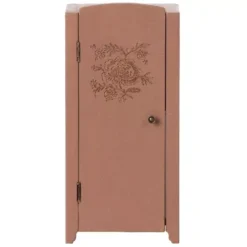 Maileg Poppenhuis Kast Roze - 23 Cm -Maileg Winkel maileg poppenhuis kast roze 23 cm2