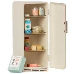 Maileg Poppenhuis Koelkast - Off-white - 22 Cm -Maileg Winkel maileg poppenhuis koelkast 22 cm2