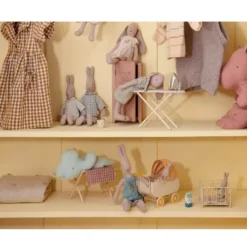 Maileg Poppenhuis Verzorgingstafel Geruit - Micro - 11 Cm -Maileg Winkel maileg poppenhuis verschoontafel3