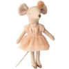 Maileg Knuffelmuis Grote Zus - Danseres - Lichtroze - 12 Cm -Maileg Winkel maileg poppenkleding balletjurk lichtroze micro1 grote zus danseres lichtroze