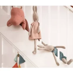 Maileg Poppenkleding Gebreide Jurk Roze Streepjes - Knuffelkonijn - Maat 4 -Maileg Winkel maileg poppenkleding maat 4 1