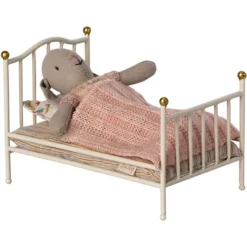 Maileg Vintage Poppenhuisbed Off-white - My -Maileg Winkel maileg vintage poppenbed off white my 3
