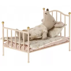 Maileg Vintage Poppenhuisbed Rose - 13 Cm -Maileg Winkel maileg vintage poppenhuisbed rose 13 cm 1